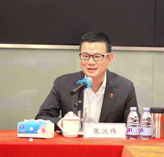 张汉伟_副本.jpg 张汉伟_副本.jpg